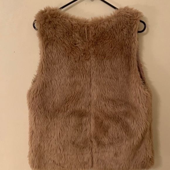 Faux Fur Vest - Picture 7 of 7